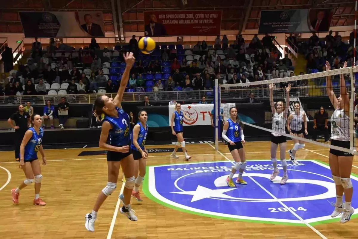 Balıkesir Büyükşehir Kadın Voleybol Takımı, Yeşil Bayramiç’i 3-0 Mağlup Etti