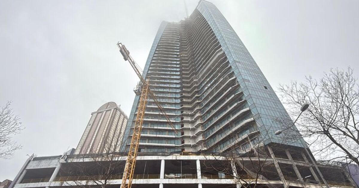 Demir ve çivili sopalarla birbirlerine girdiler! Rezidans inşaatında öldüren kavga!