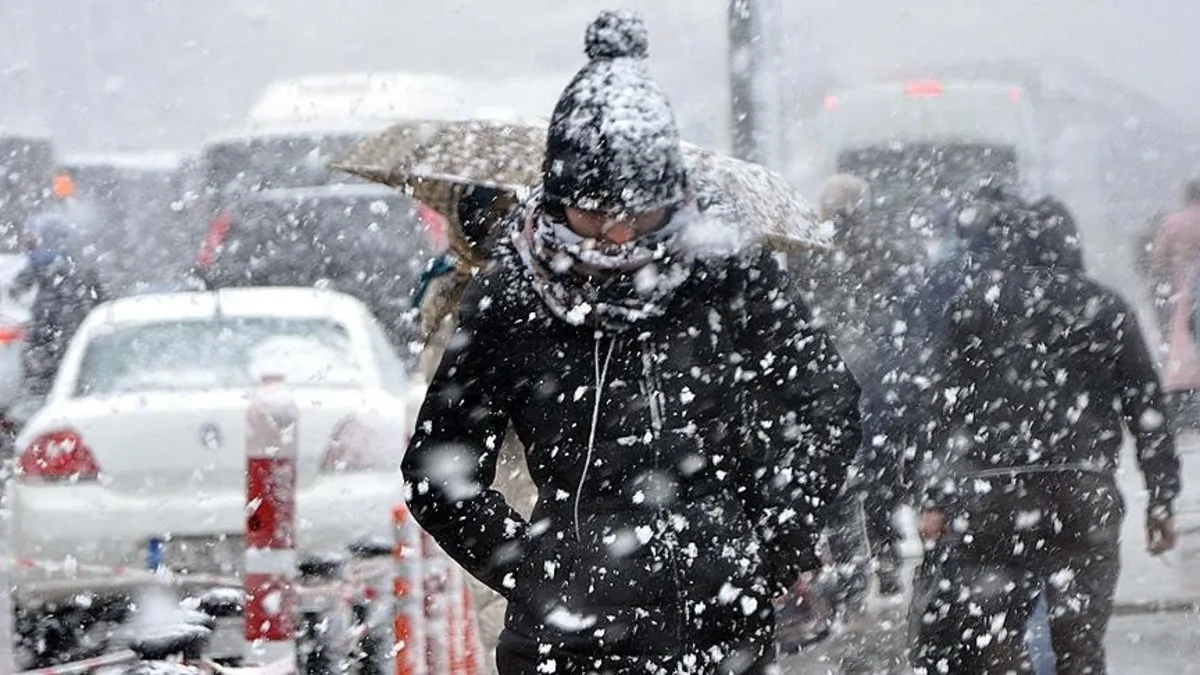 Kar yağışı için net tarih verildi! Kar İstanbul ve Ankara dahil birçok ili esir alacak! Meteoroloji’den uyarılar peş peşe geldi