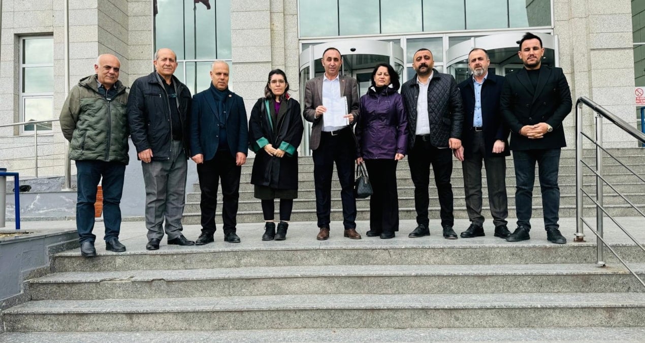 AKP’li belediyede usulsüz işler… Belediye devlet arazisine çöktü, zabıta müdürü kızının eşyalarını personele taşıttı